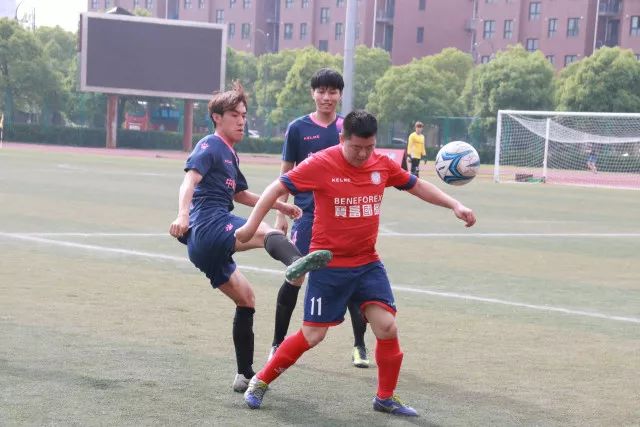 邵佳一遭质疑！国足名单最大争议：联赛垫底队3人入选，第二却0人